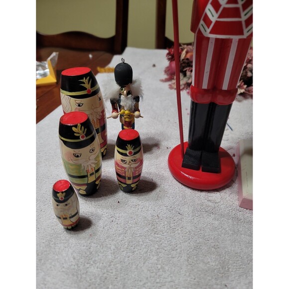 3 Nutcracker sets - Picture 5 of 5